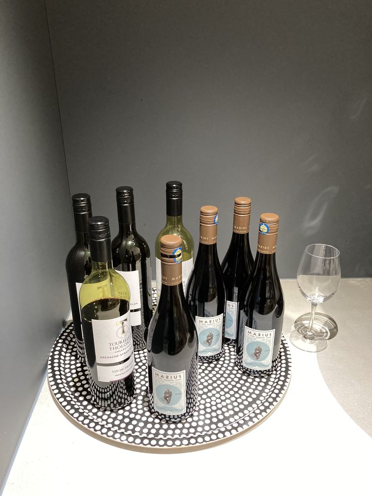Punaste veinide valikus oli enim esile tõstetud Marius Grenache-Syrah 2020, mille liitrihind jääb Eesti jaekaubanduses 13 euro kanti.