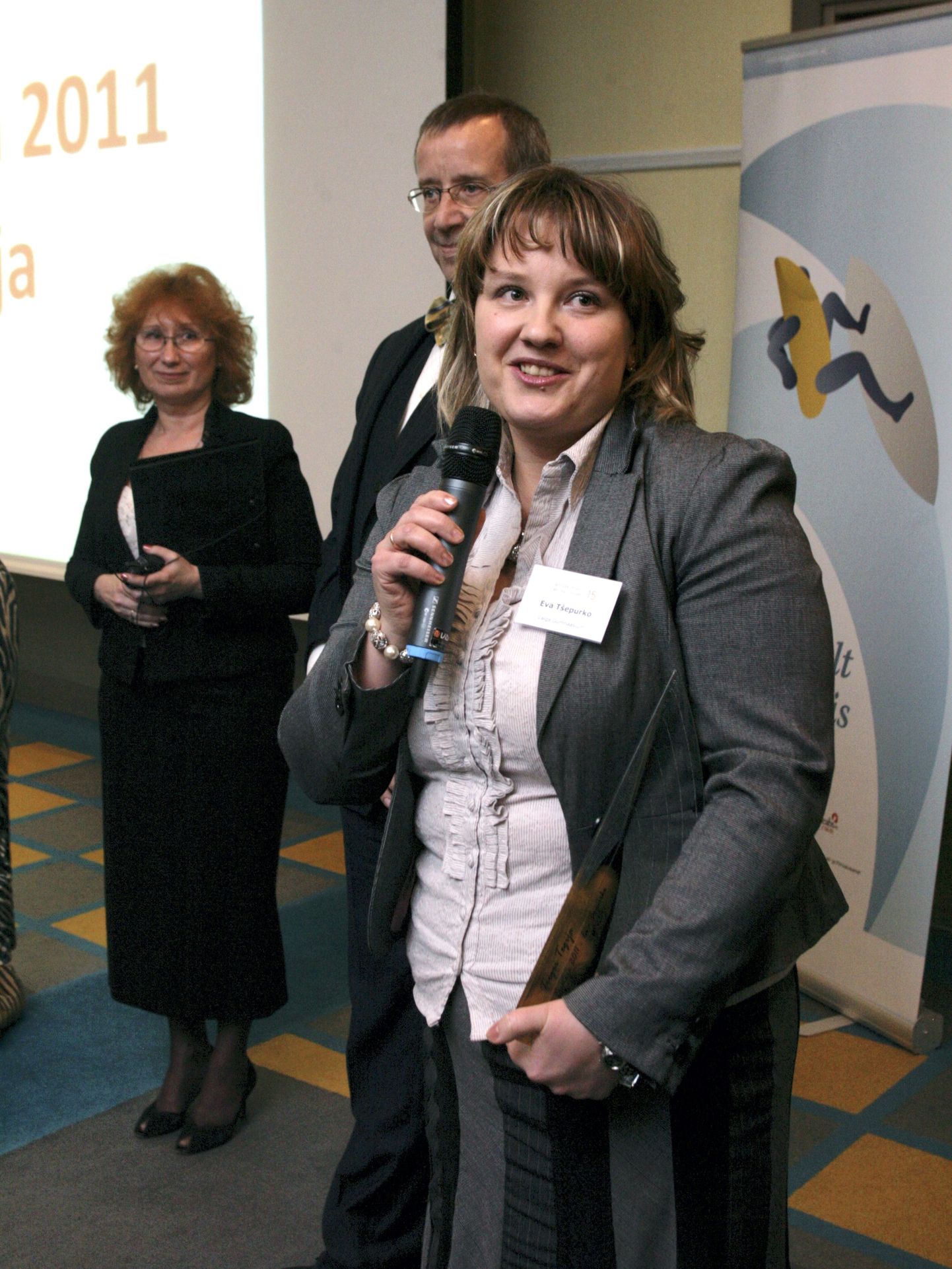 Tiigri Tegija 2011 auhinna pälvinud õpetaja Eva Tšepurko Valga gümnaasiumist.