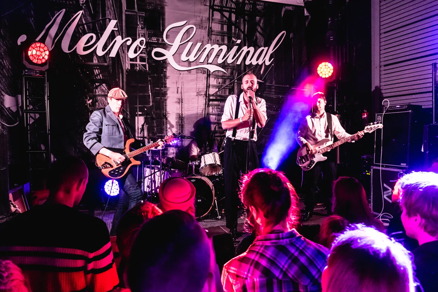 Metro Luminal.