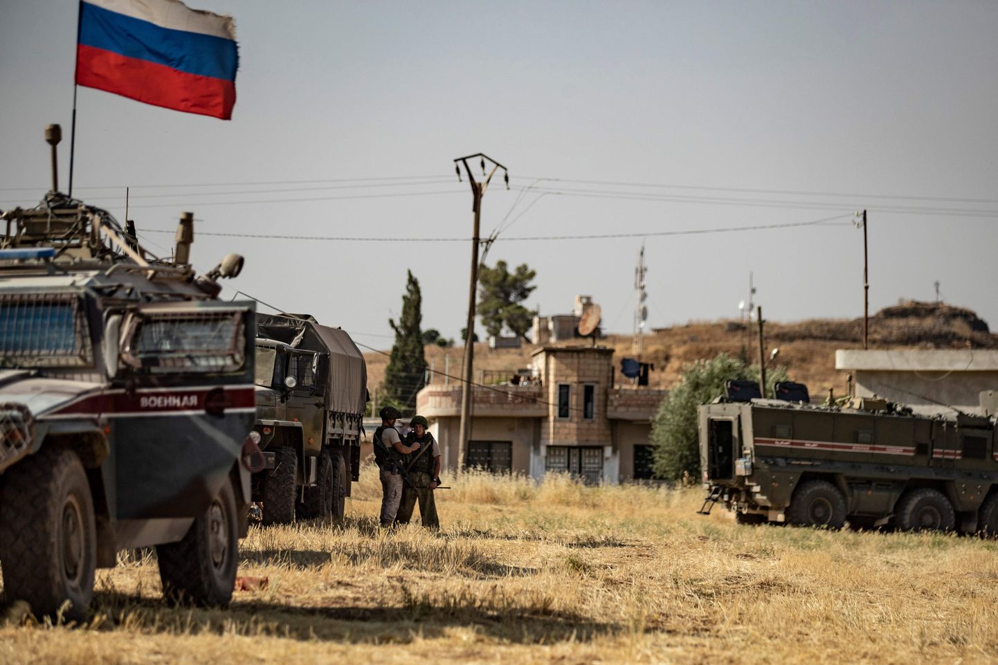 Vene sõdurid Derouna Arha linnas Süüria-Türgi piiri lähistel 16. juuni 2020.