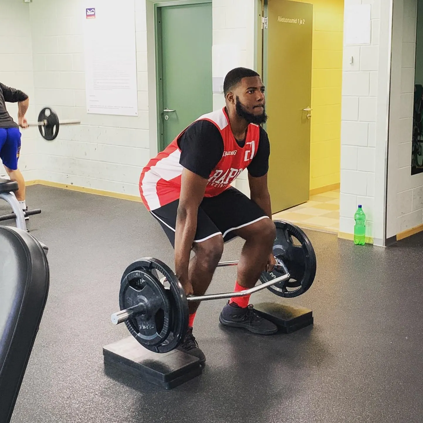 Montae Glenn Rapla treeningul.