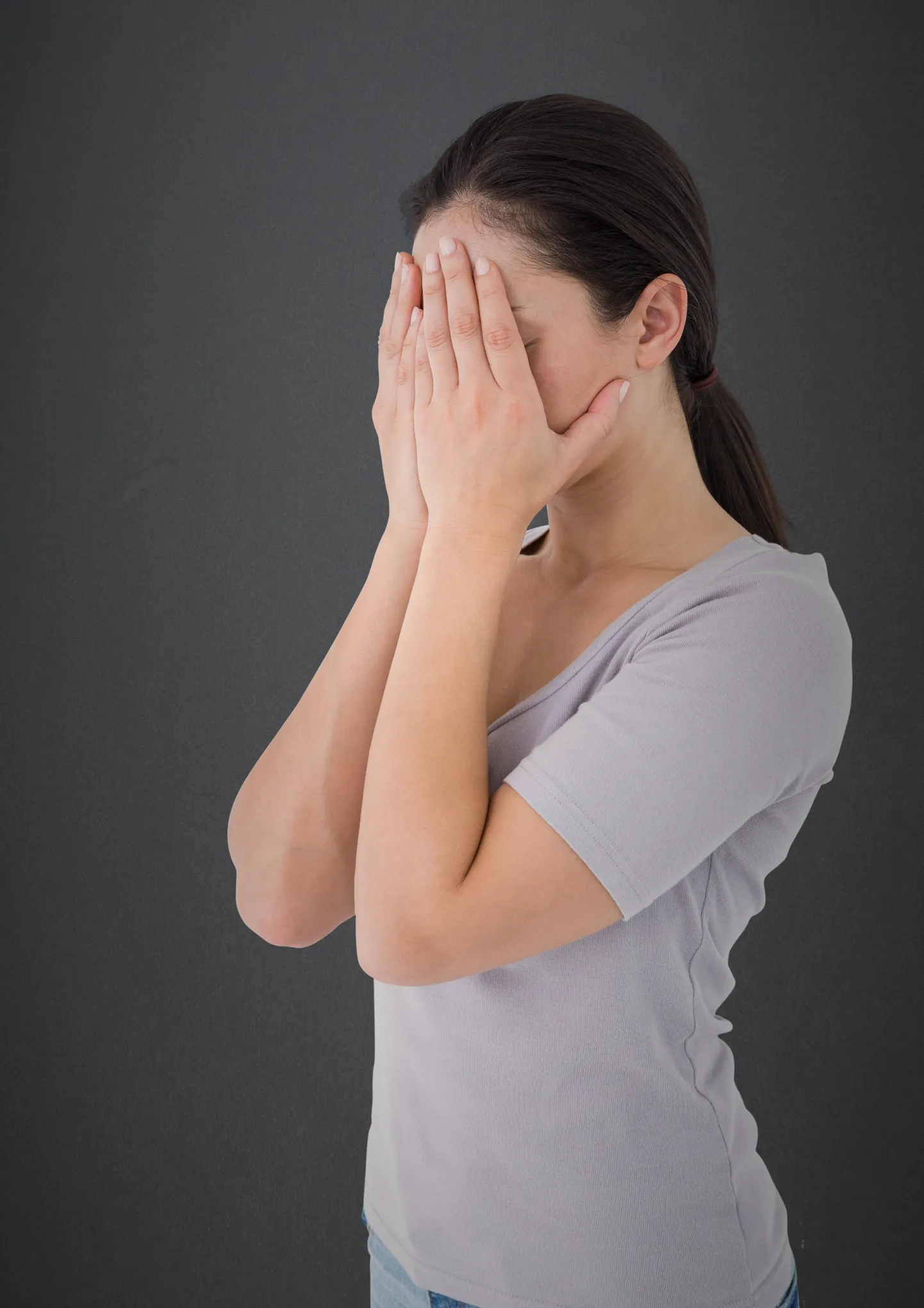 Sünnitusjärgse depressiooniga tuleb otsida abi ja seda ei tasu lähedaste eest varjata.