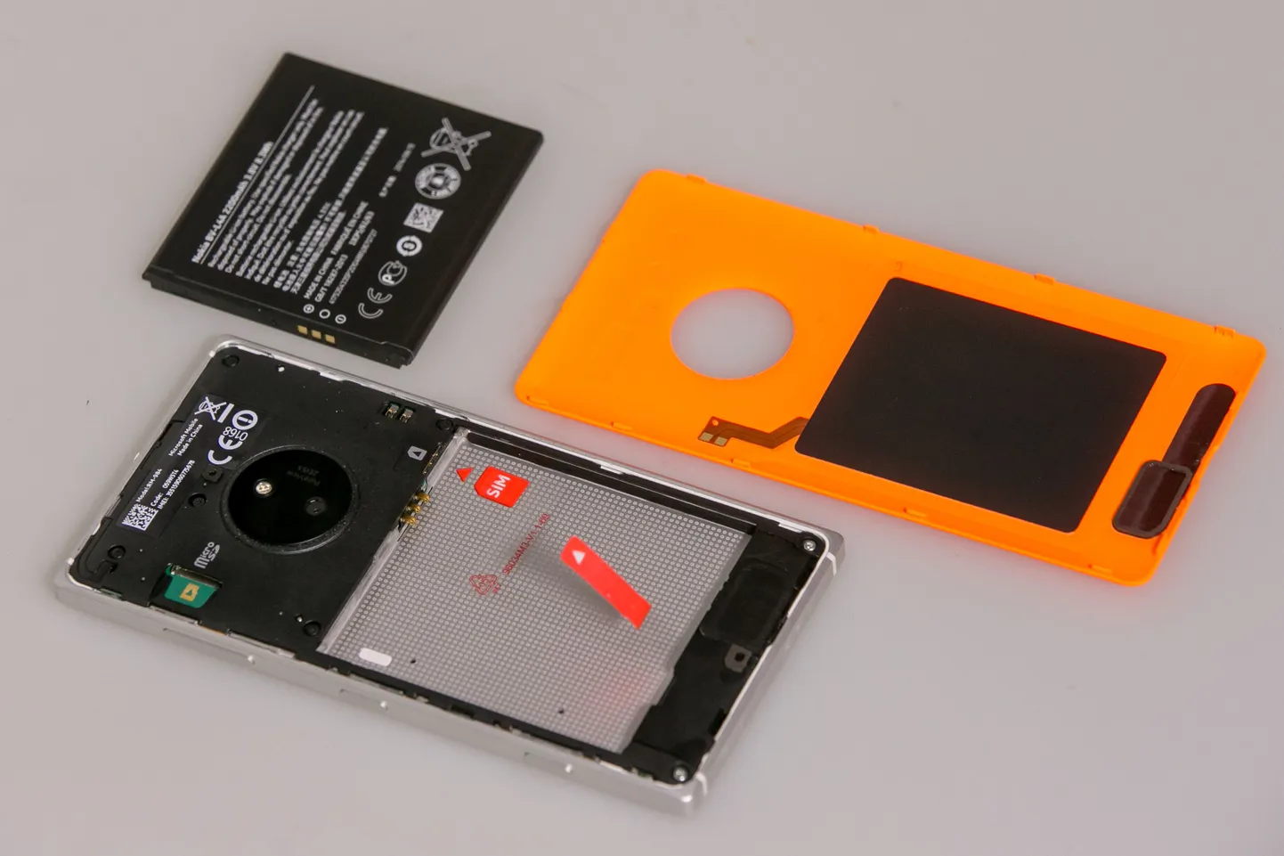 Nutitelefon Nokia Lumia 830.