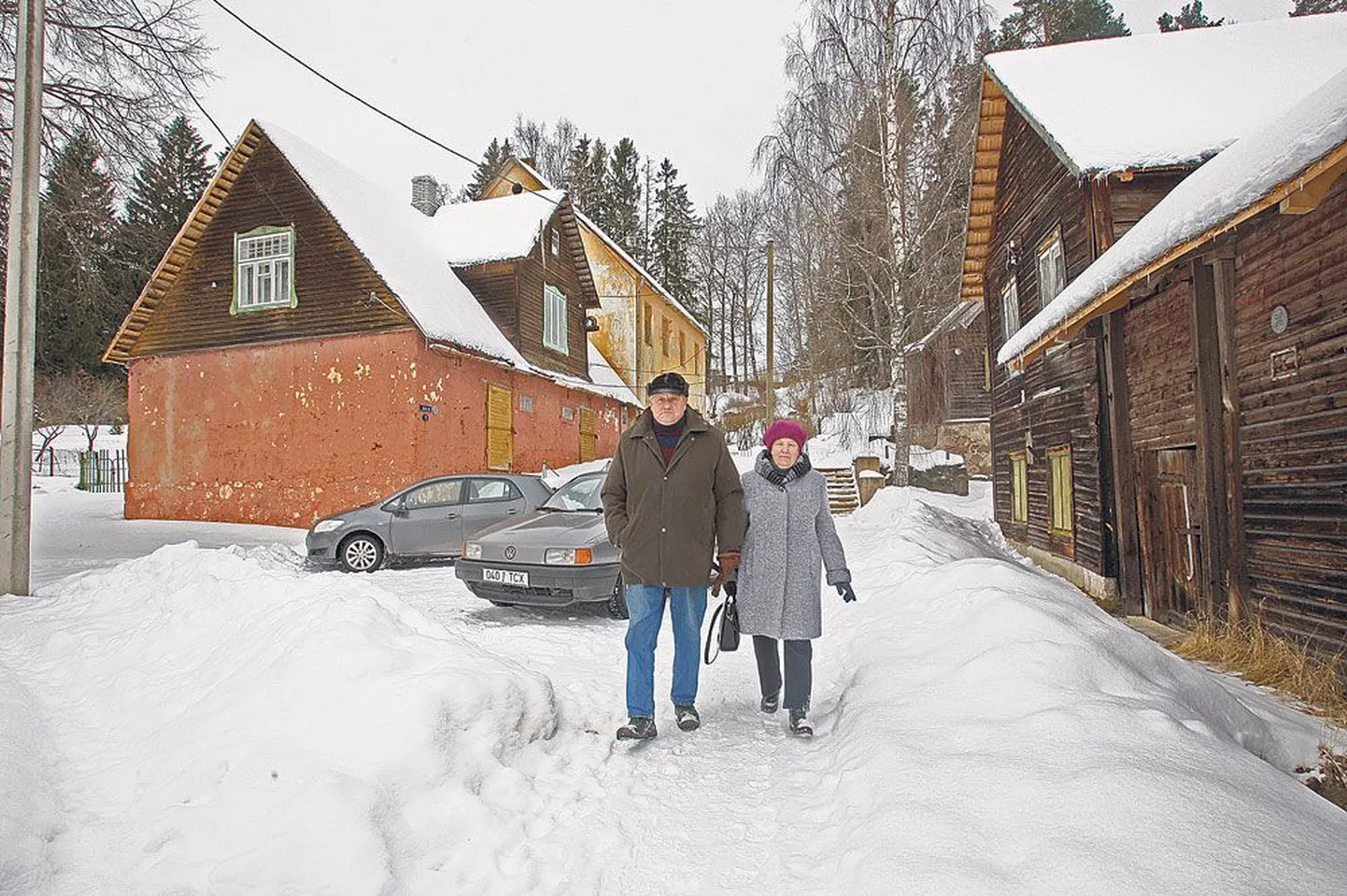 Peedu-Nuti vesiveski sai muinsuskaitseametilt järjekordse toetuse, mida veski omanikud Anne-Lia ja Laur Kivari kasutavad aida-lao (vasemal esiplaanil) katuse vahetamiseks, taamal on uus elumaja. Paremal esiplaanil jahuveski ja taamal paistab villaveski nurk.