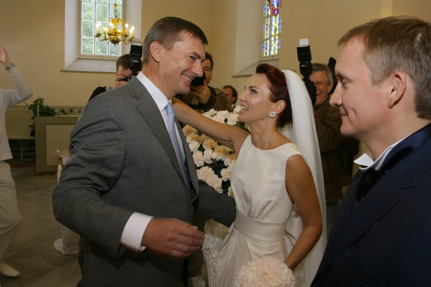 Andrus Ansip soovib Keit Pentus-Rosimannusele ja Rain Rosimannusele abiellumise puhul õnne.