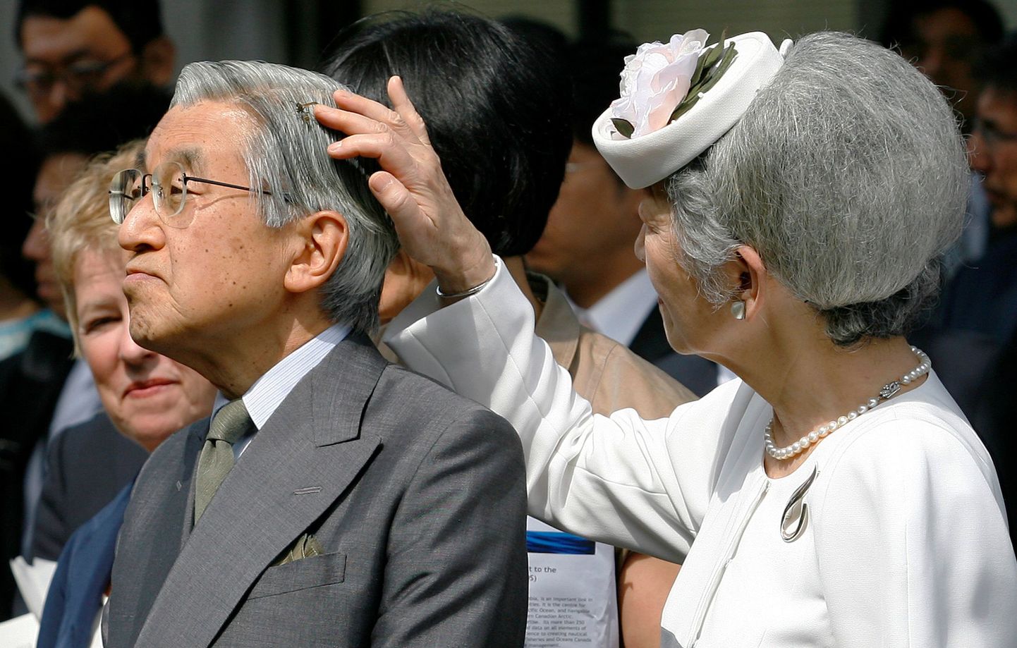 Keiser Akihito koos abikaasaga.