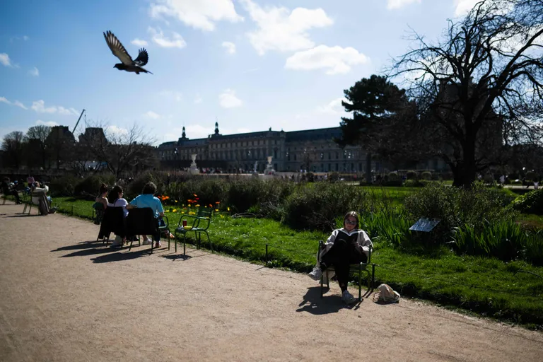 Tuileries' aed Pariisis.
