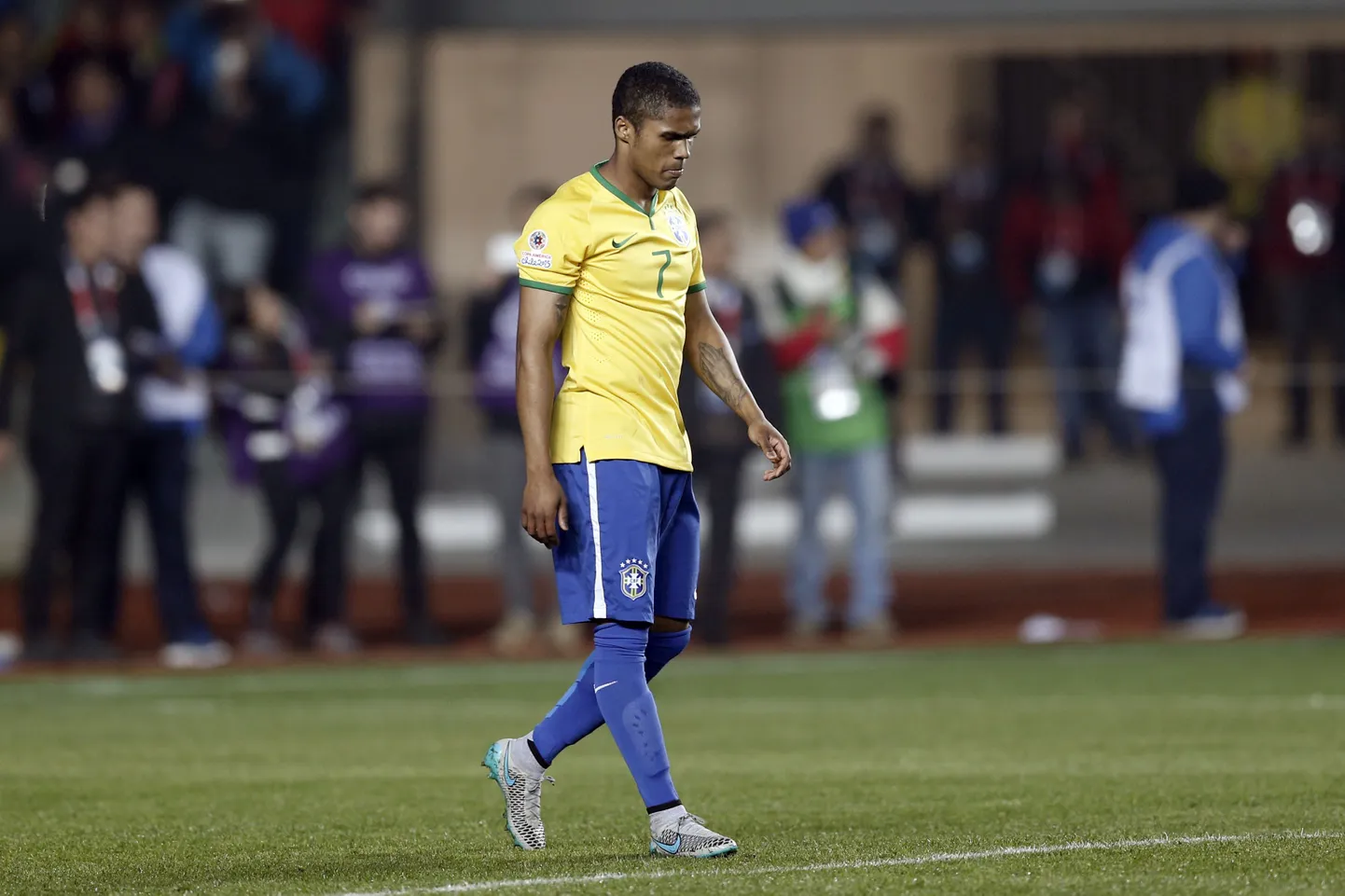 Douglas Costa.