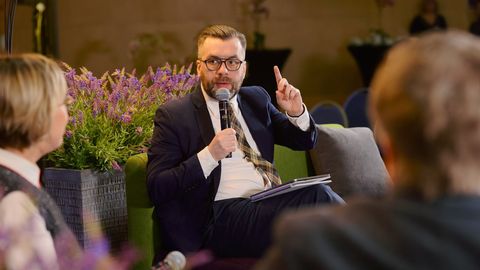 PERSOON ⟩ Kert Valdaru: Saaremaa on Metsaneid, võib-olla tuul, mida mina püüan