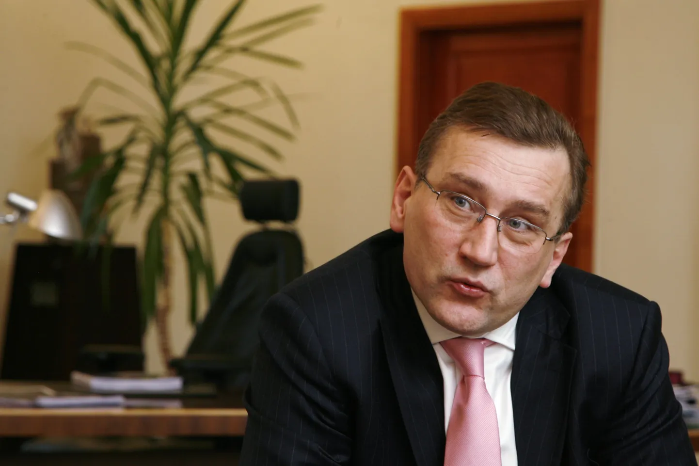 Majandus- ja kommunikatsiooniminister 
Juhan Parts.