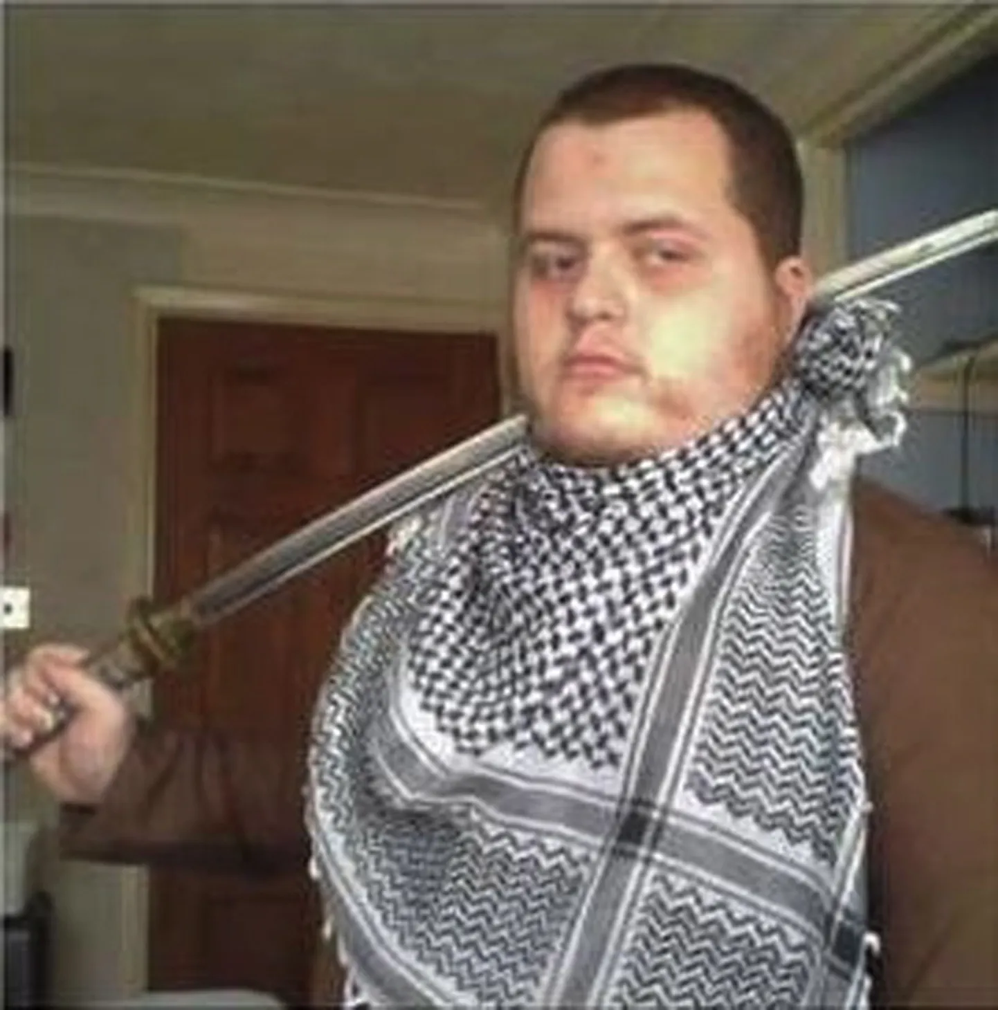Lewis Ludlow brittide terrorismivastase üksuse jagatud fotol.