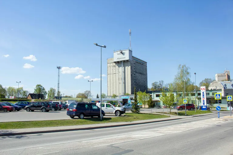 Selline näeb rajatava kaupluse tulevane
asukoht välja praegu.
tiit loim