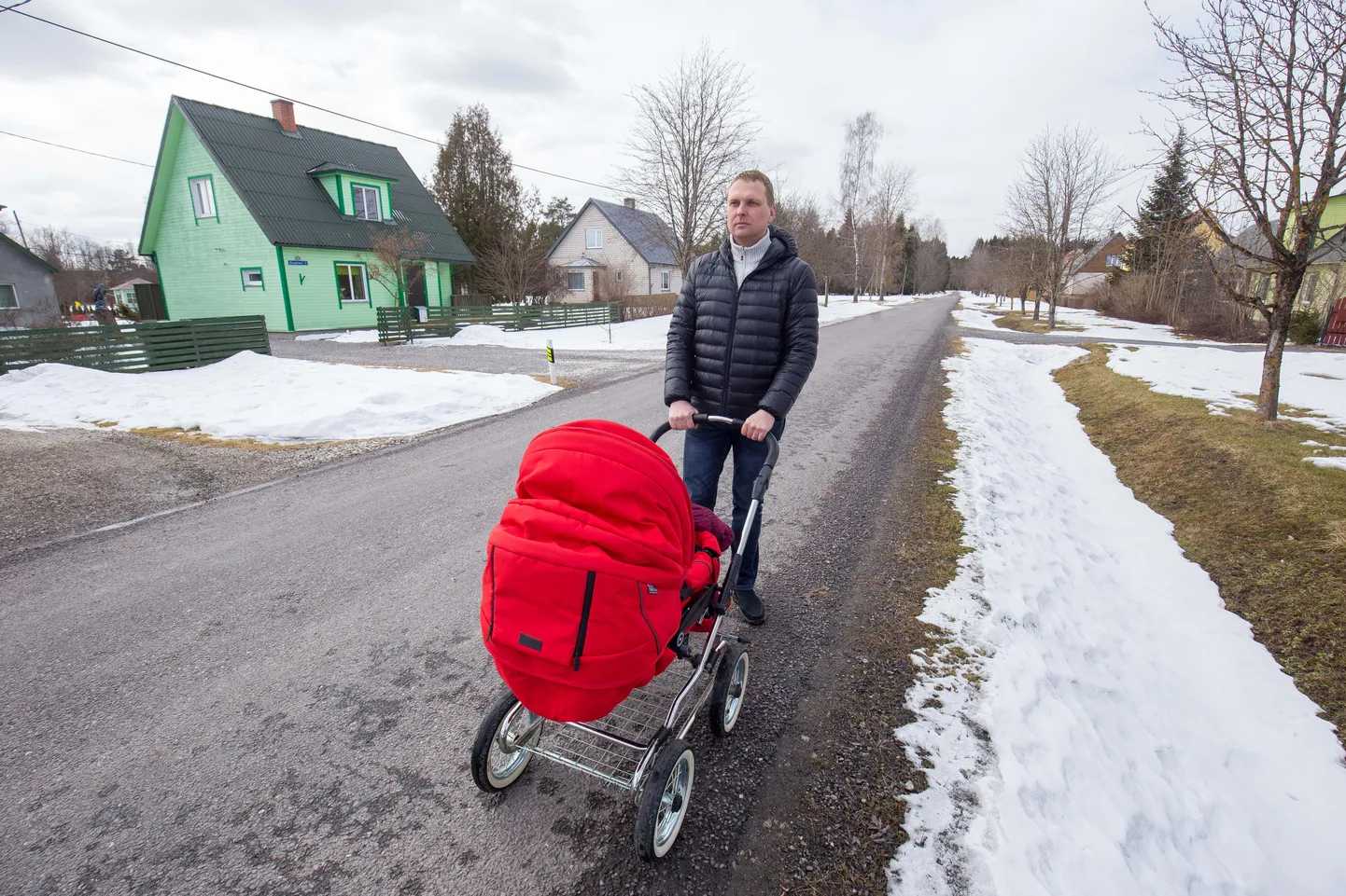 Nii nagu teadmatus jättis sünnitoetuse teisest osast ilma Türi vallas elava Veigo Kaareti pere, on sellest ilma jäänud mitmed teisedki ja selles näeb pereisa esmalt valla tegemata jäetud tööd.