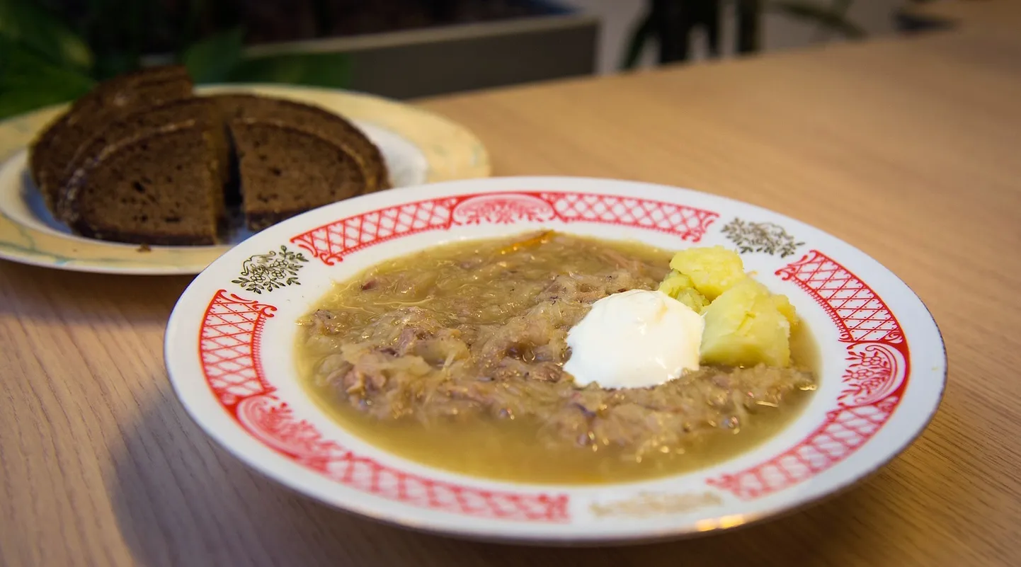 Perfektā skābu kāpostu zupa