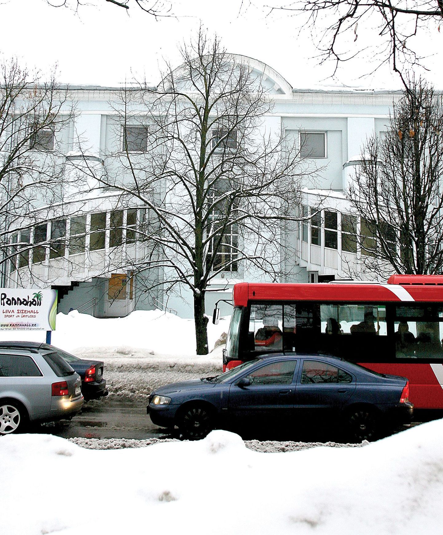 Kauburi kaubamaja on üks kandidaate Tartu täiskasvanute gümnaasiumi koolihooneks.