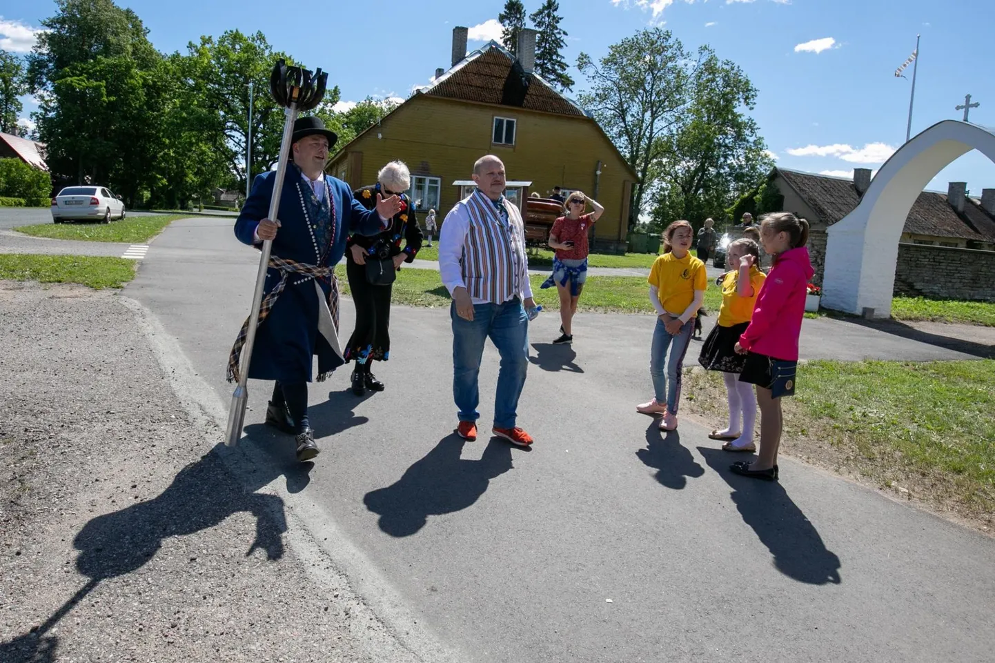 Laulupeotule teekond vältas Lääne-Virumaal üle kahe päeva, keskel “teemeister” Urmas Lindlo.