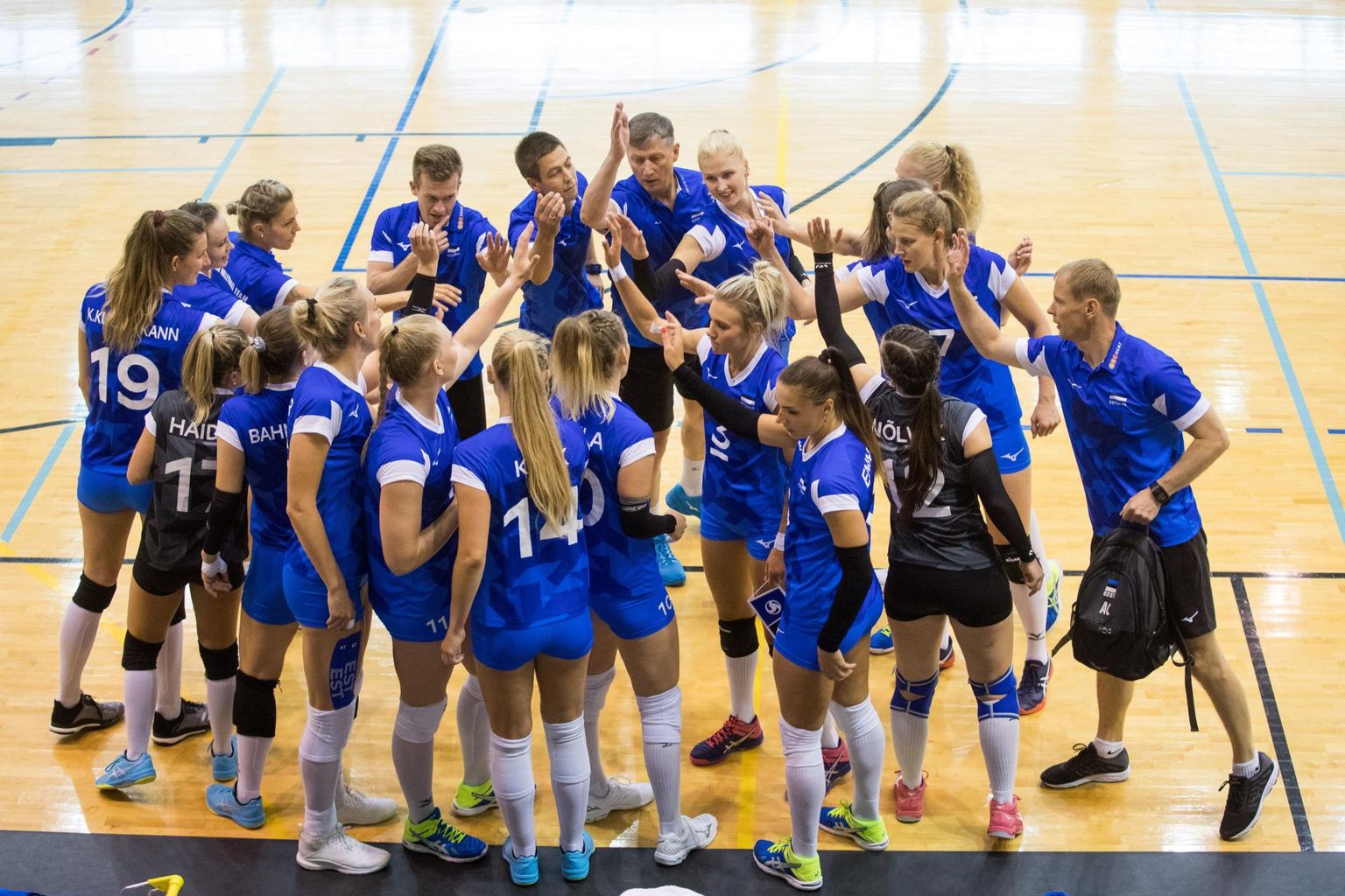 Eesti naiskond ja treenerid on kõigeks valmis ning usuvad, et ühtsusega jõutakse kaugele.