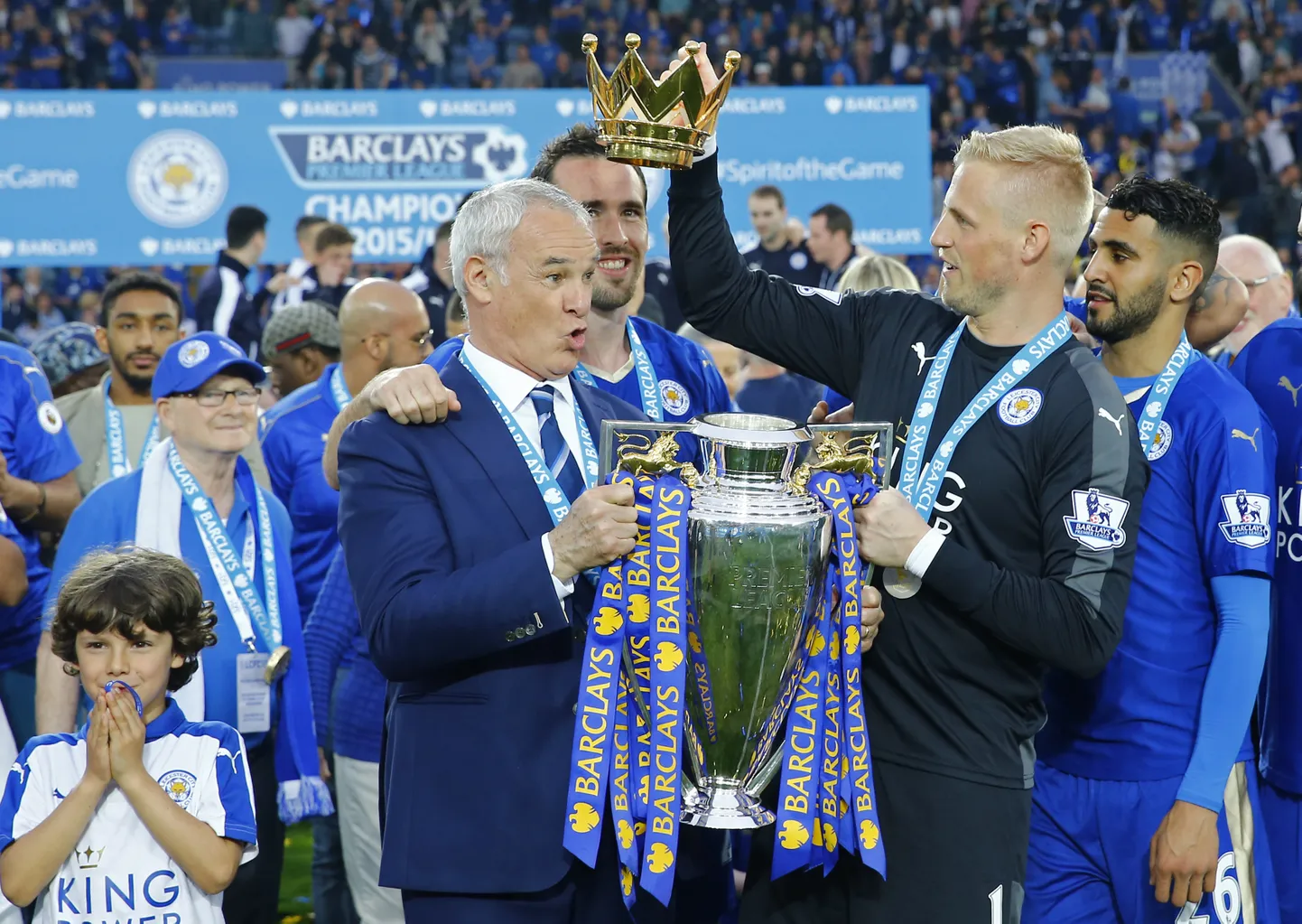 Claudio Ranieri Premier League’i trofeega.