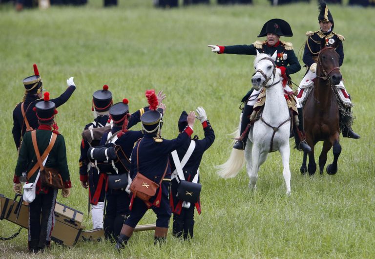1815. aasta Waterloo lahingu rekonstruktsioon. Keskel Napoleonit kehastav näitleja