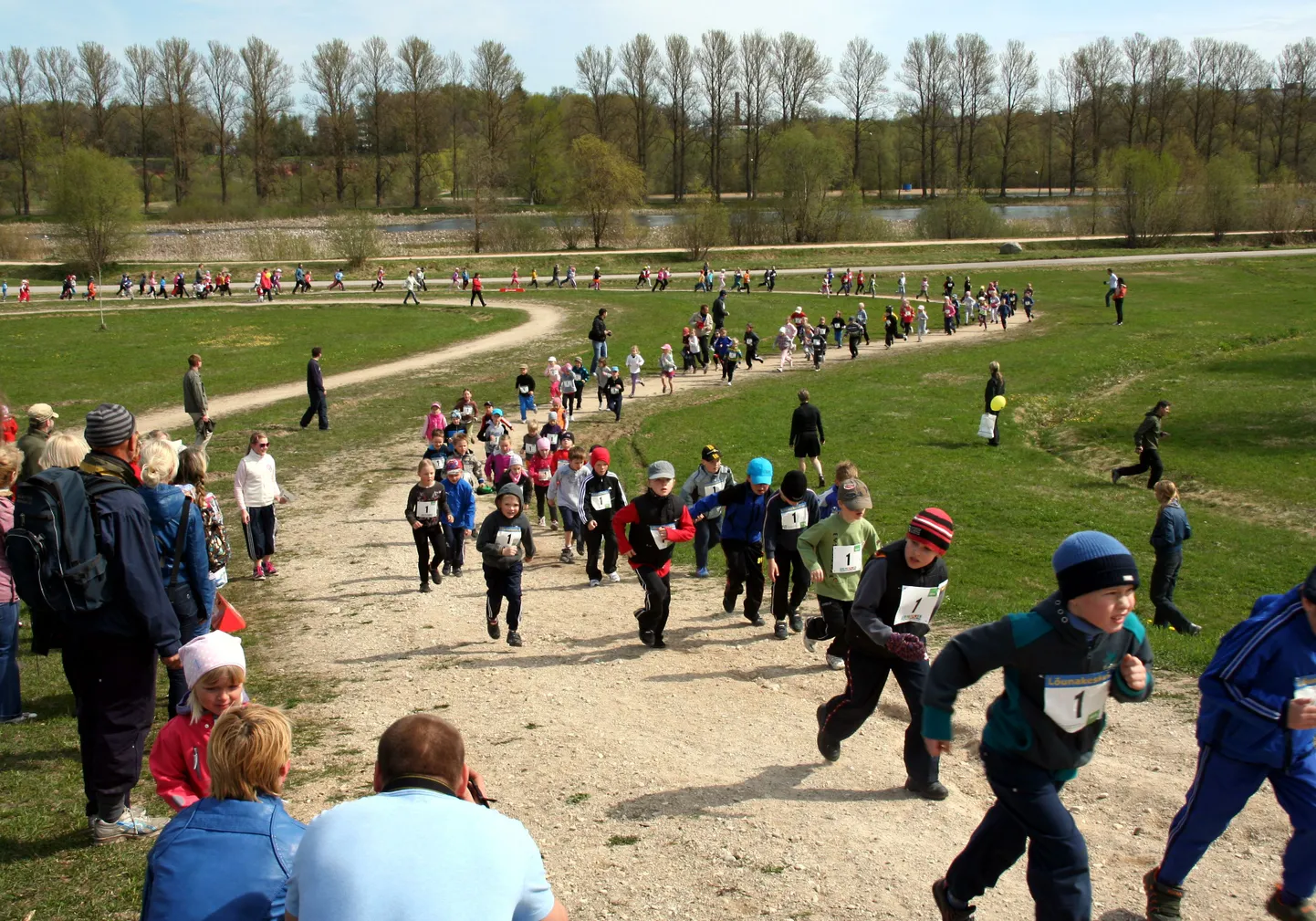 Tartu jooksumaratoni lastejooksud. Pildil 7-aastased Tillujooksul osalejad.