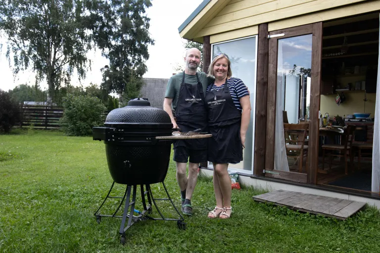 Tauno Jõeveer ja Merli Tammi-Jõeveer armastavad grilli peal katsetada midagi uut ja põnevat.