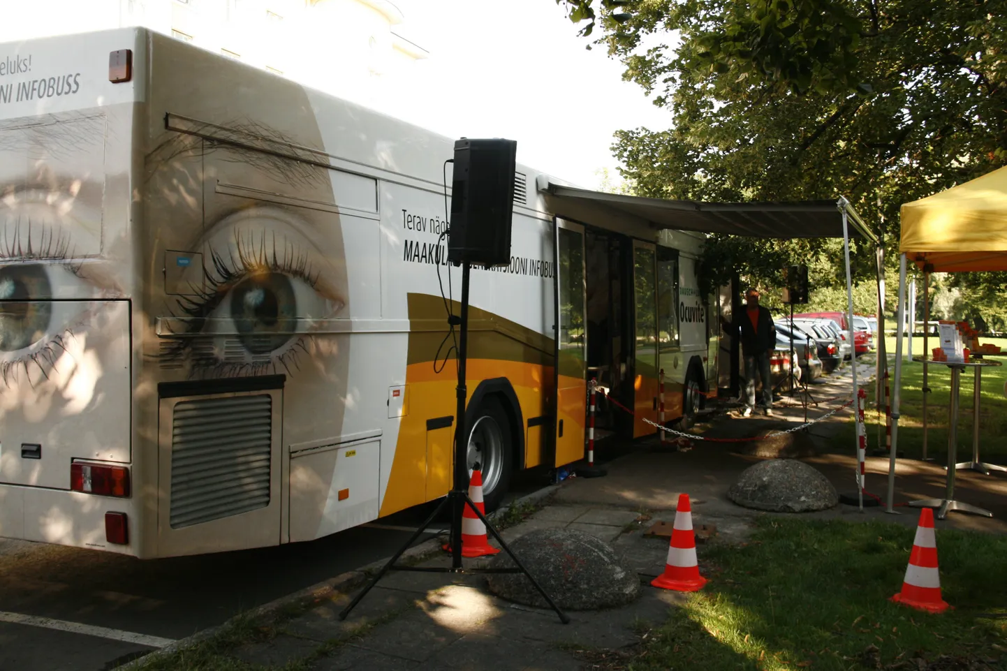 Eakate tasuta silmakontrolli bussituur teeb peatuse ka Pärnus.