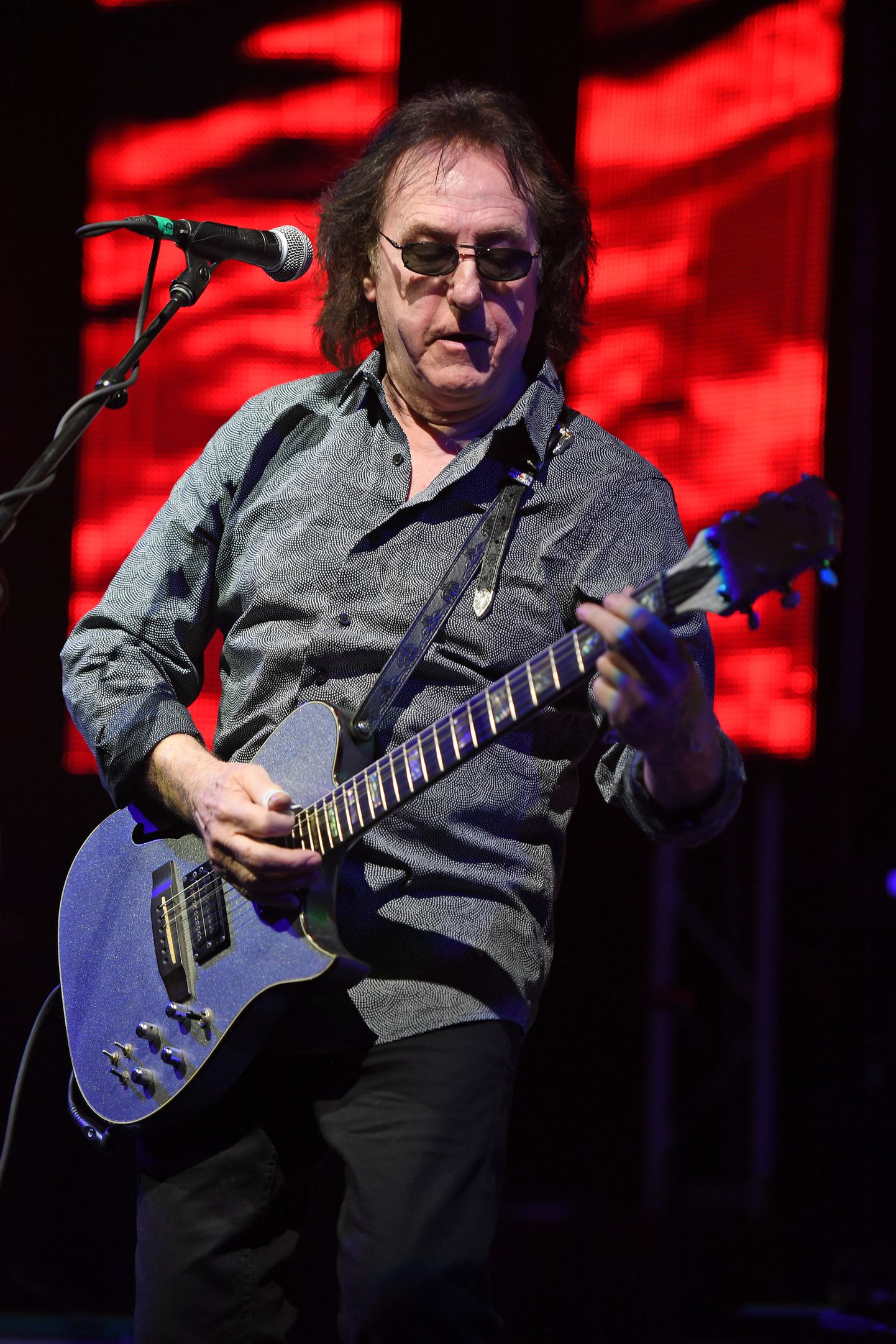 Denny Laine pani aluse bändile Moody Blues ning ühines aastaid hiljem Paul McCartney bändiga Wings.