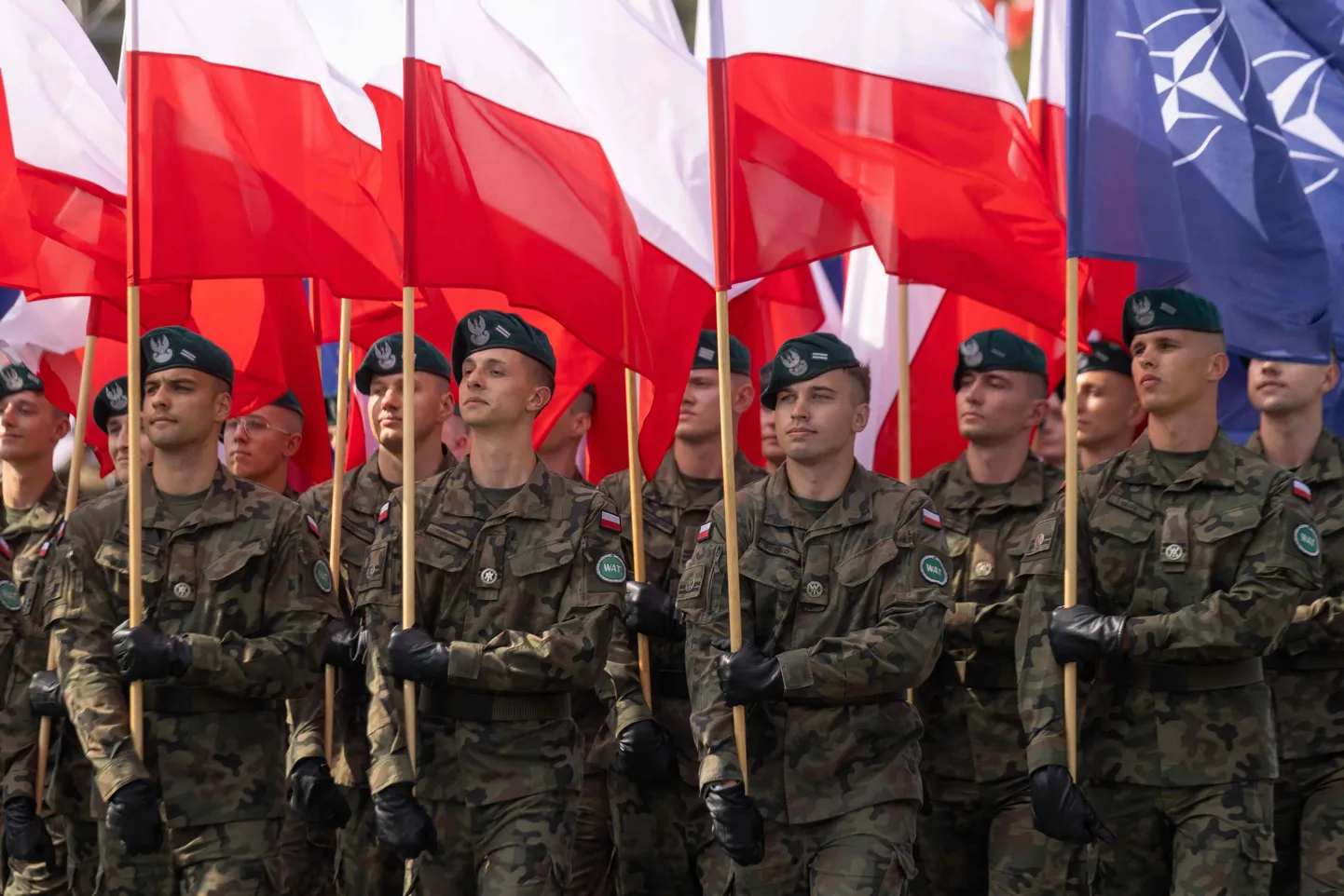 Polijas karavīri militārajā parādā Varšavā 2024.gada 15.augustā
