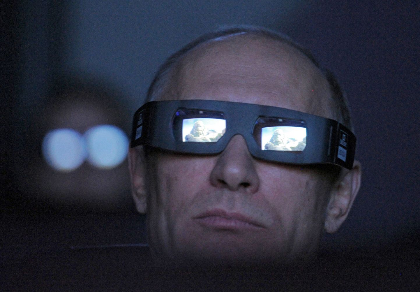 Vladimir Putin 3D-prillidega.