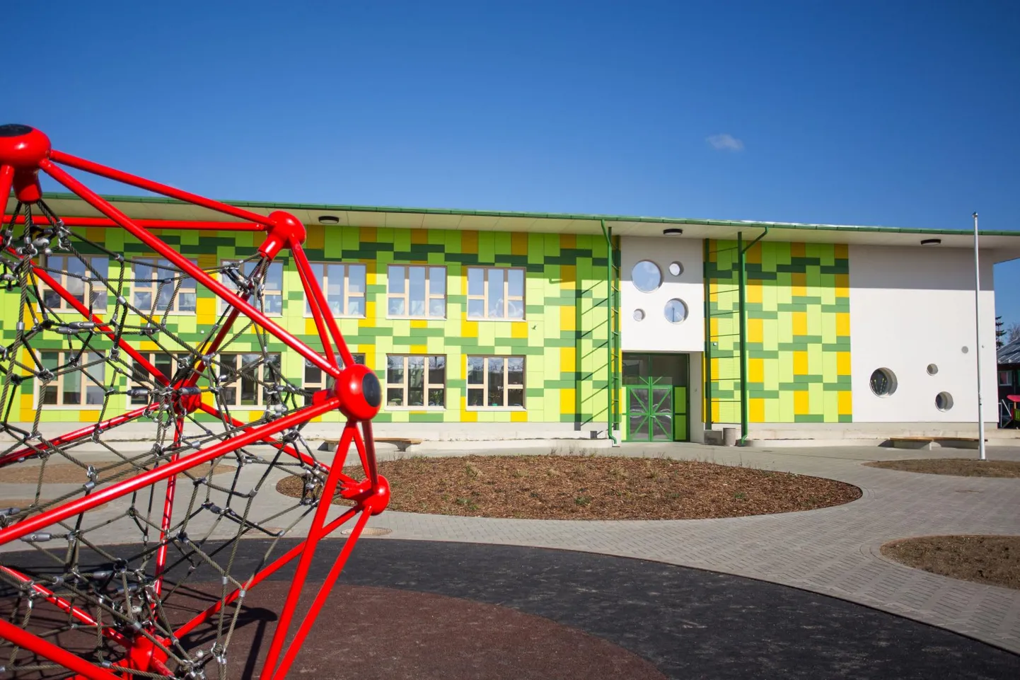 Rakvere Rohuaia lasteaias peetakse kontserdiga vanavanemate pidu.