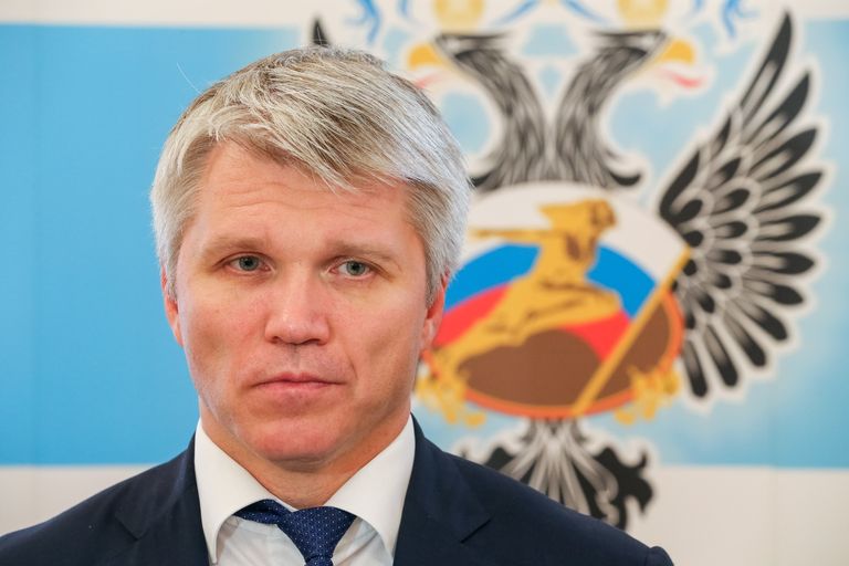 Venemaa spordiministrina tegutseb 2016. aastal kurikuulsalt Vitali Mutkolt ohjad üle võtnud endine epeevehkleja, olümpiavõitja ja viiekordne maailmameister Pavel Kolobkov.