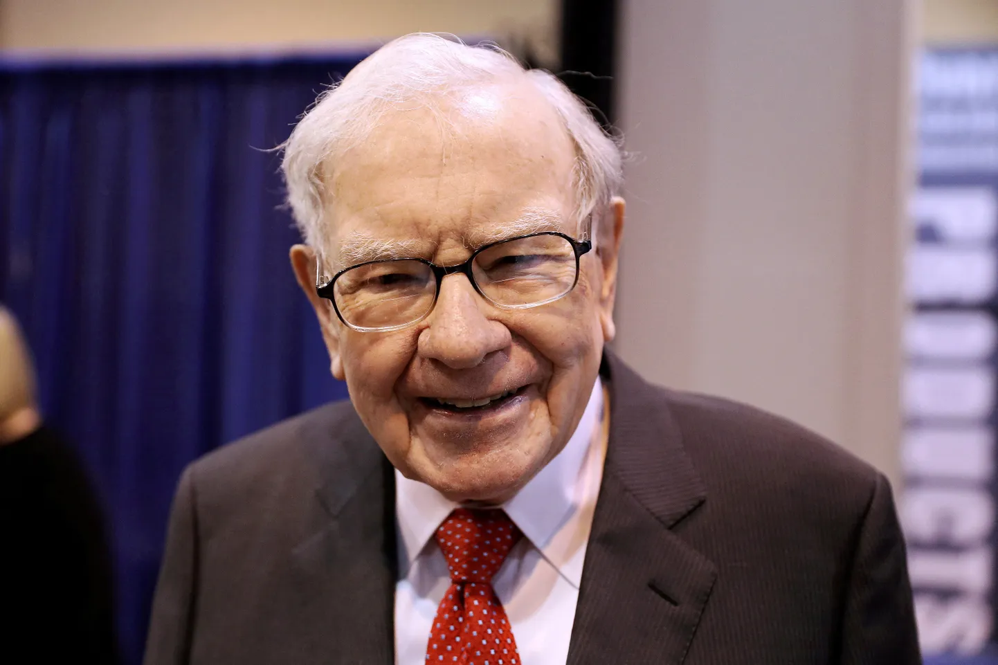 Warren Buffett päästis suure finantskriisi ajal panku. Praegust olukorda pole mõtet selle ajaga võrrelda. Pankades on hoiused garanteeritud, kuid panku hävib ka edaspidi.