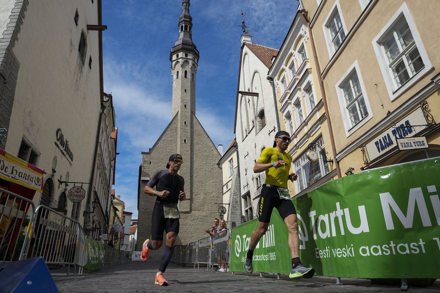 Tallinna Ironmanil maratonidistantsi läbivad sportlased. Foto on illustreeriv.