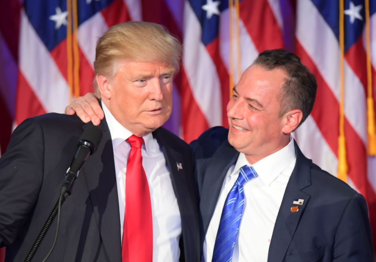 Donald Trump (vasakul) ja Reince Priebus 2016. aastal pärast Trumpi valimisvõitu.