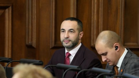 "Stabilitātei!" Saeimas frakciju pamet vairāki deputāti