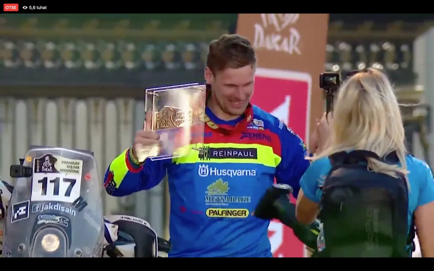 Toomas Triisa Dakari ralli finišipoodiumil.