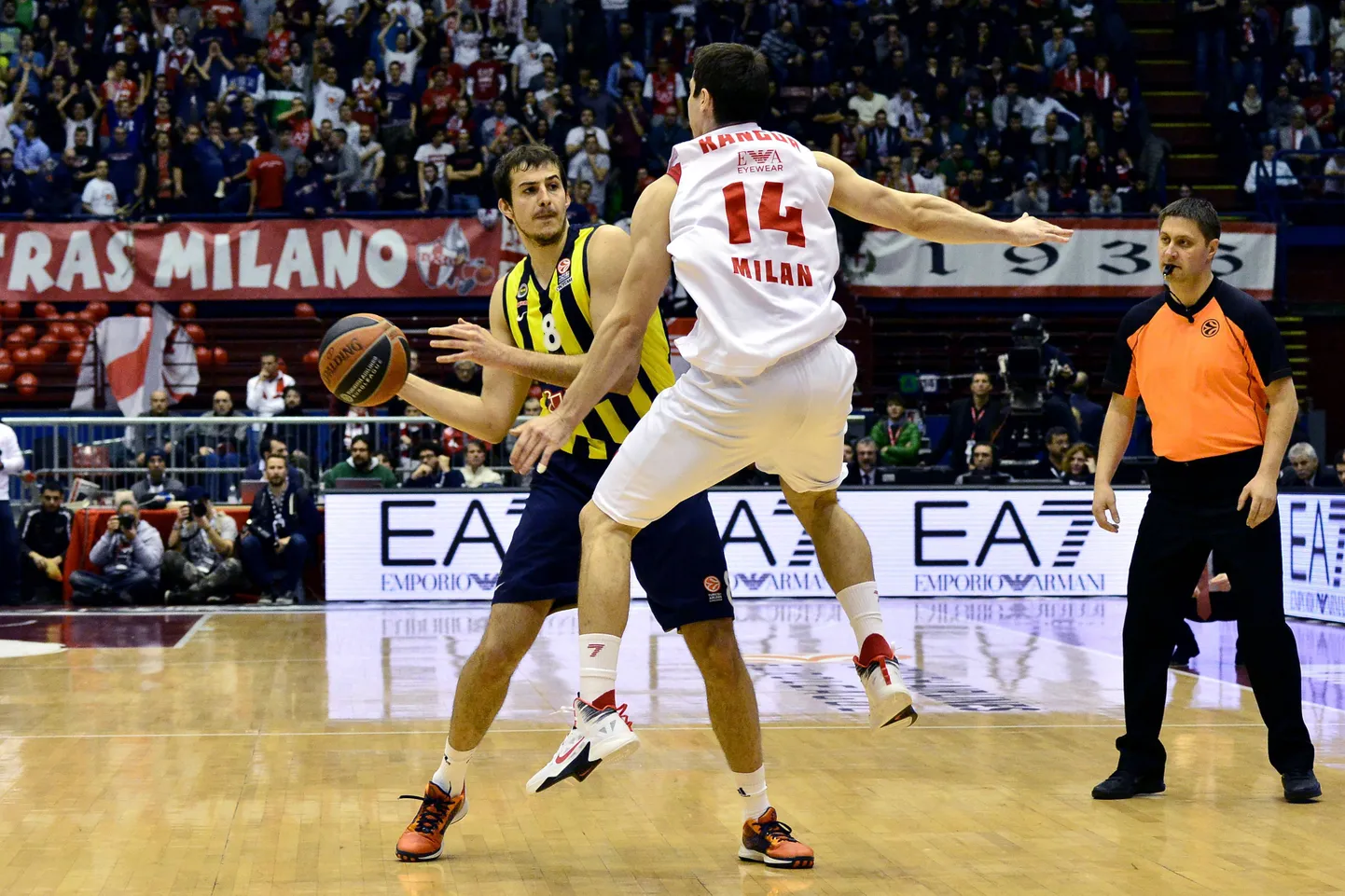 Kristjan Kangur (nr. 14) kohtumises Fenerbahce vastu.