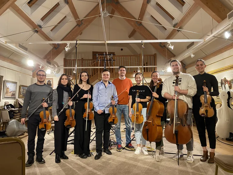 Daniils kopā ar domubiedriem un kolēģiem no "Davinspiro Camerata".