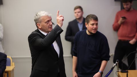 OTSEPILT JA FOTOD ⟩ Tallinna linnavolikogu asus linnapead valima