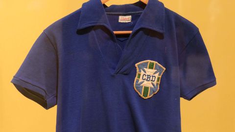 Pele legendaarse mängusärgi hind jäi Maradona omale alla, aga müüdi ikkagi üüratu summa eest