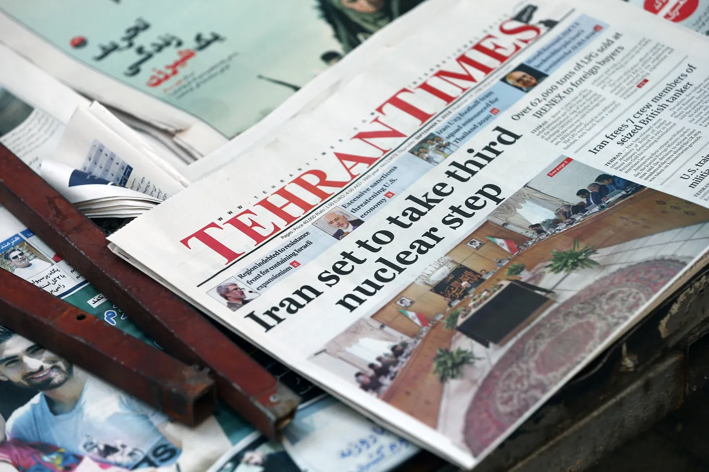 Iraani ajalehed kirjutavad islamivabariigi uutest tuumasammudest.