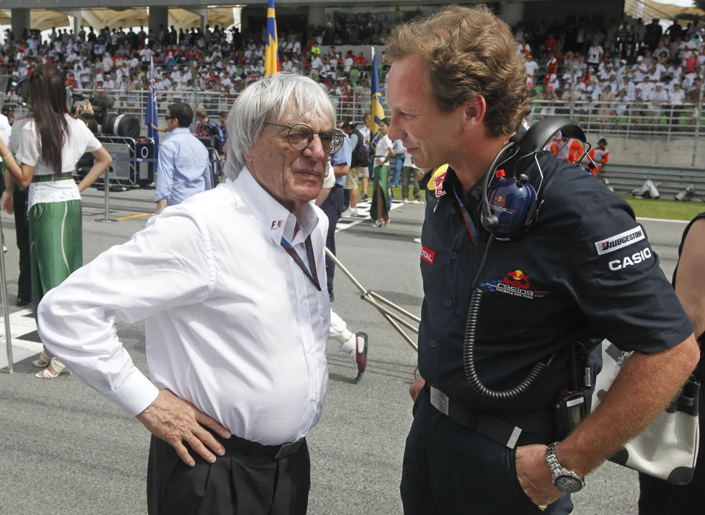 Барни Экклстоун (слева) на Гран-при Малайзии.