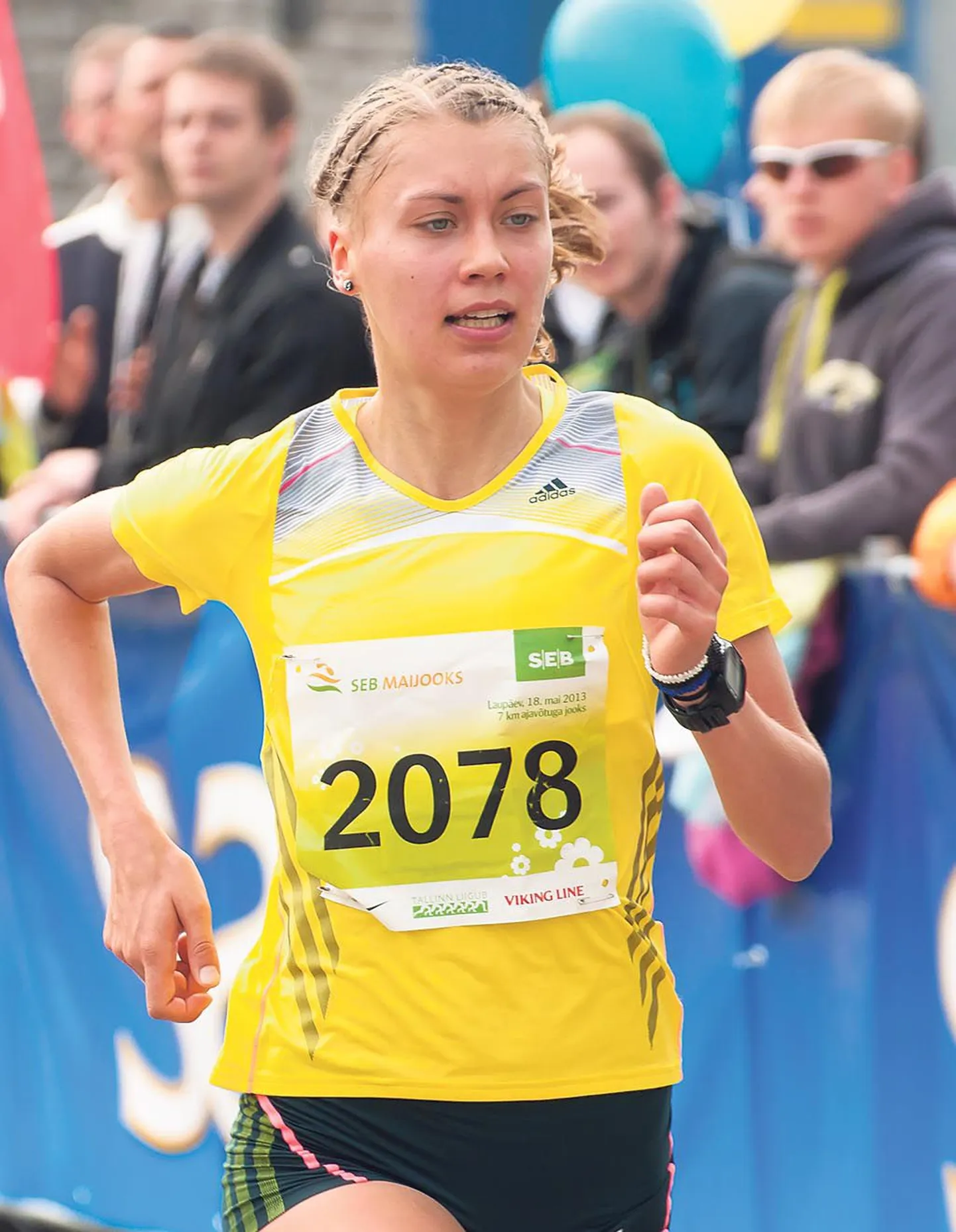 Birgit Pihelgas võitis Eesti noorsoo meistrikulla nii 800 kui 1500 meetri jooksus.