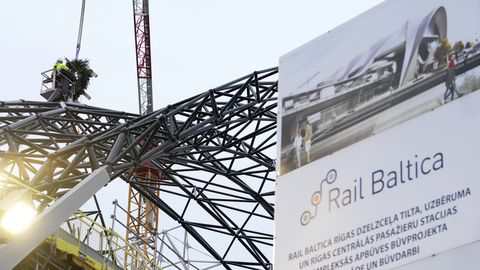 Сотрудникам компании, которая координирует Rail Baltica, могут снизить зарплаты