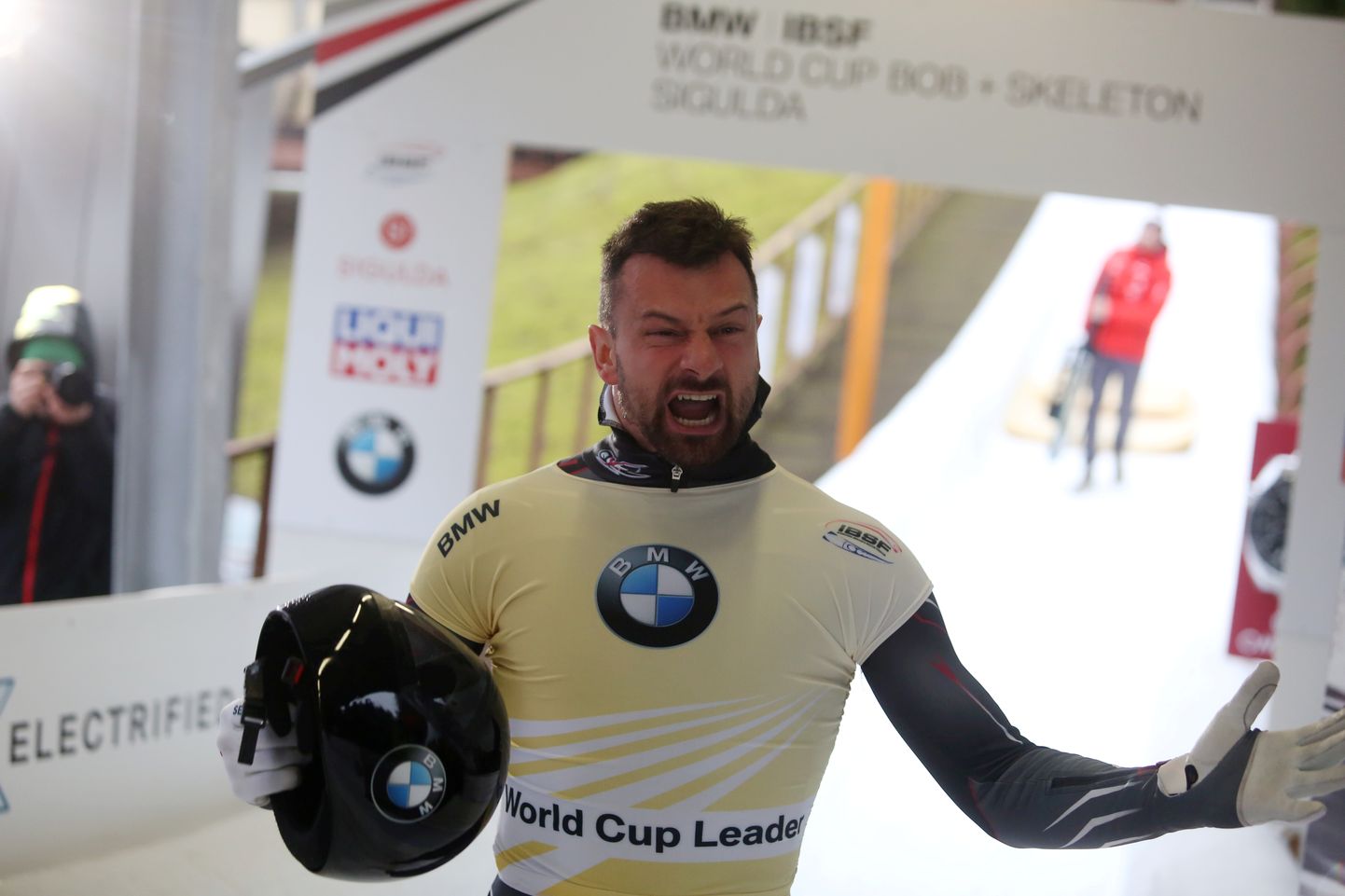 Latvijas skeletonists Martins Dukurs pēc finiša Pasaules kausa astotā posma sacensībās skeletonā Siguldas bobsleja un kamaniņu trasē.