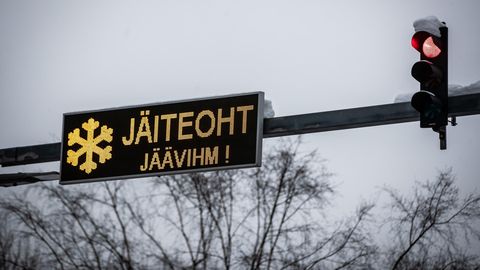 Департамент транспорта предупреждает: на дорогах Эстонии велика опасность гололедицы