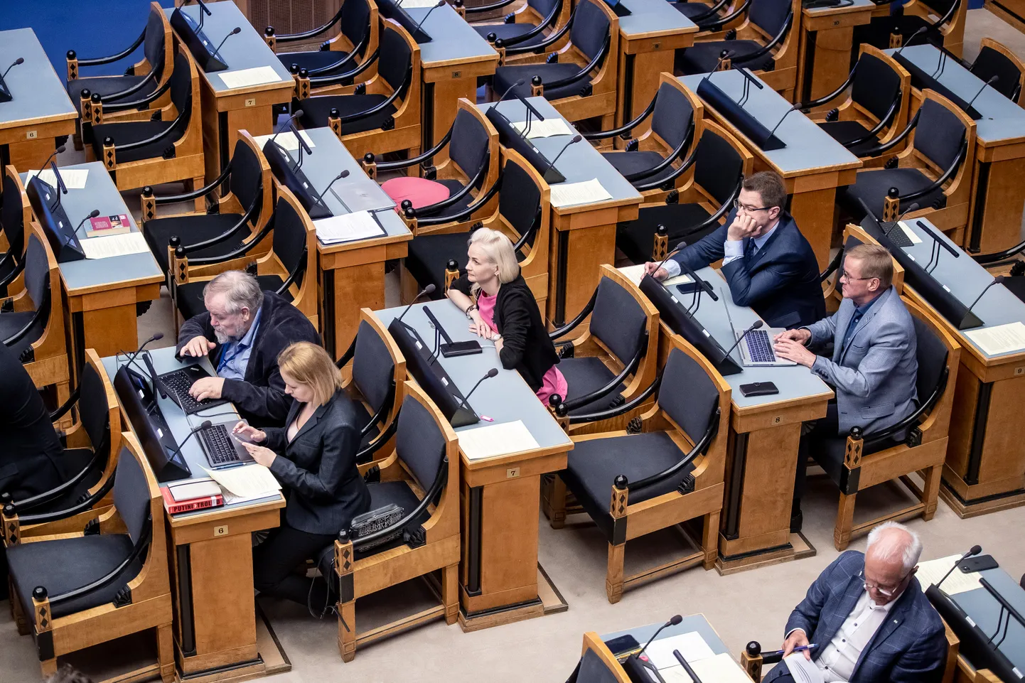 Peretoetuse eelnõu teine lugemine