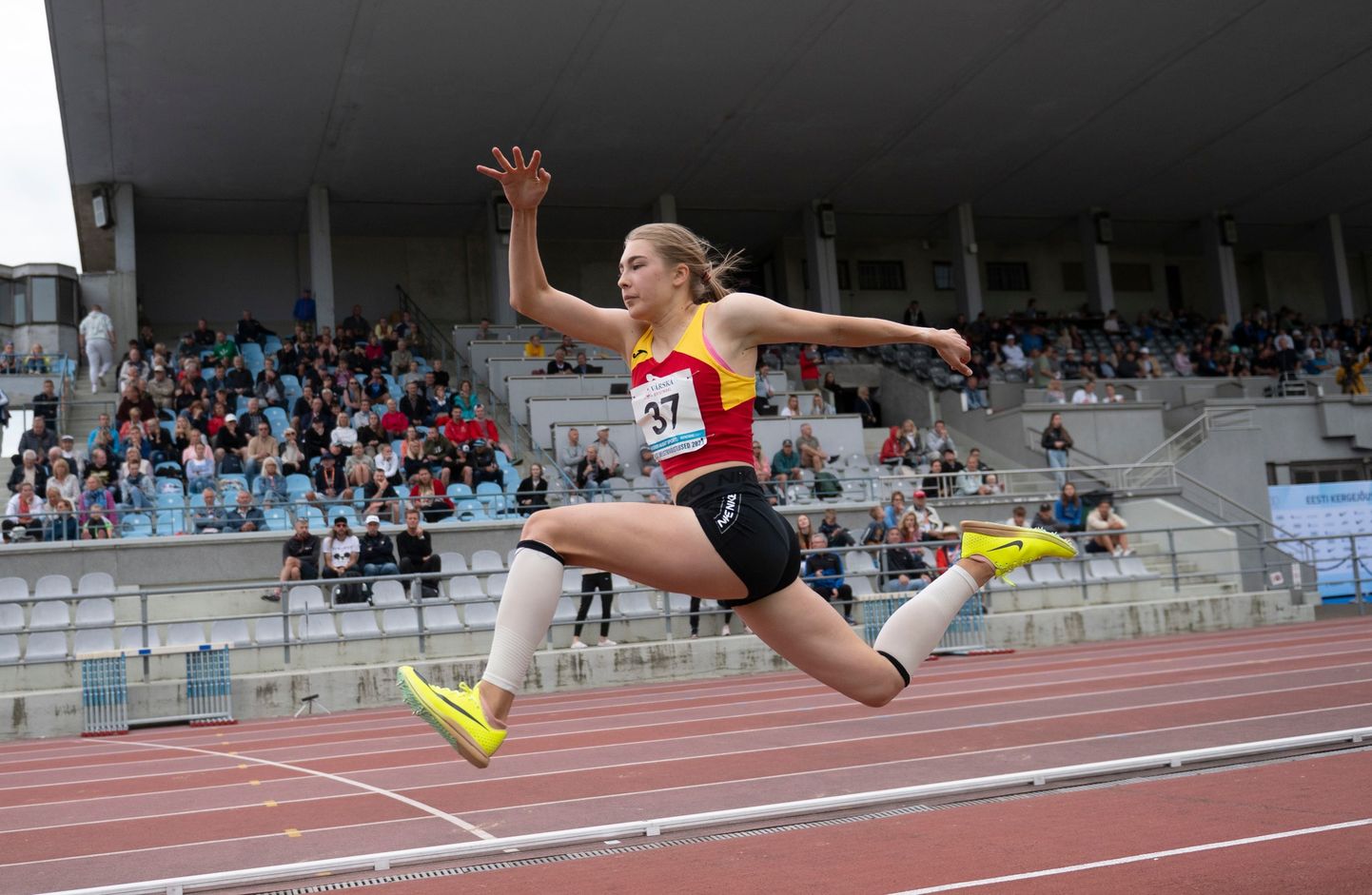 Eesti täiskasvanute meistrivõistlustel pälvis Anna Panenko kolmikhüppes hõbemedali.