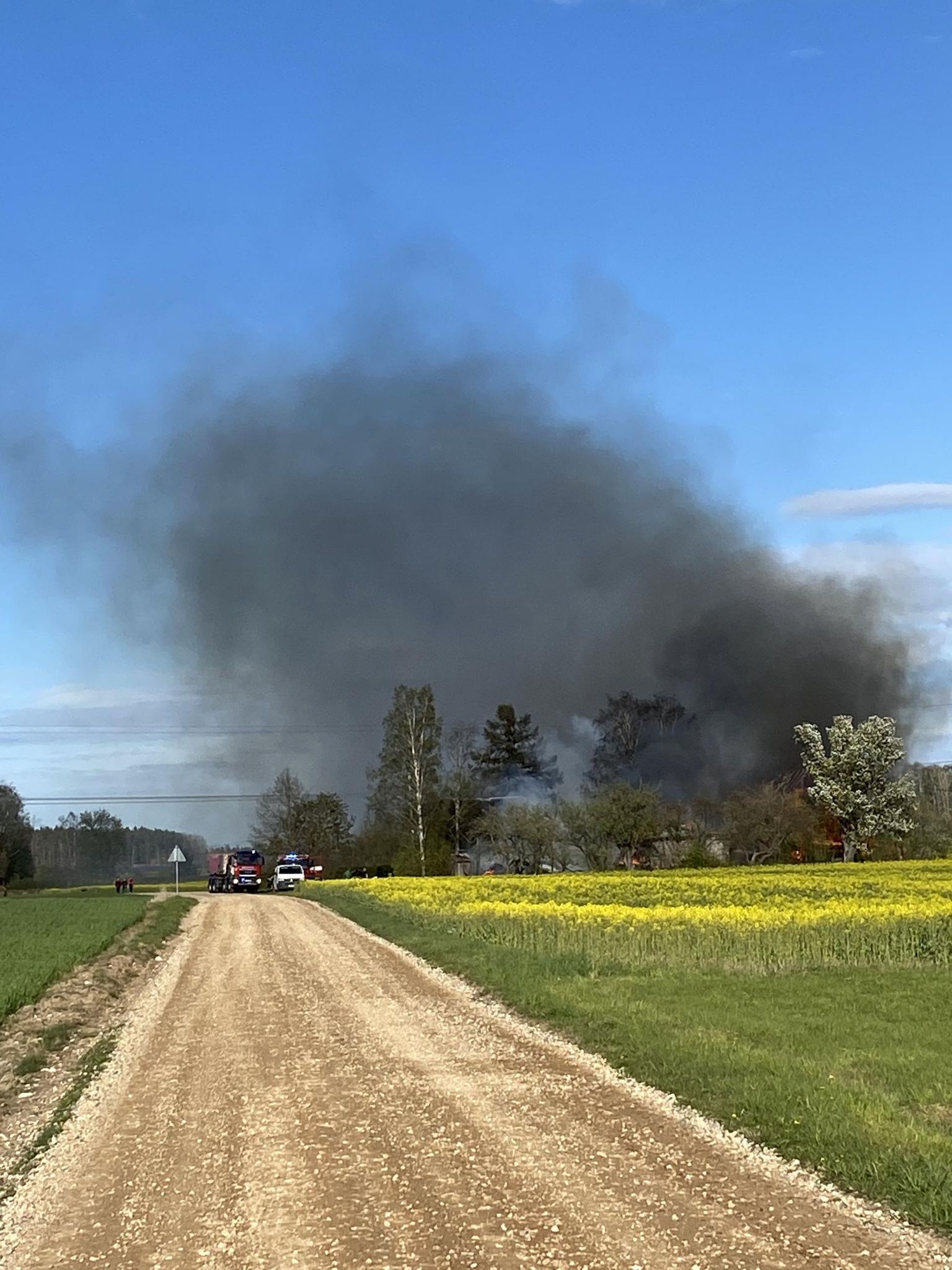Nõo vallas Voika külas puhkes laupäeval tulekahju.