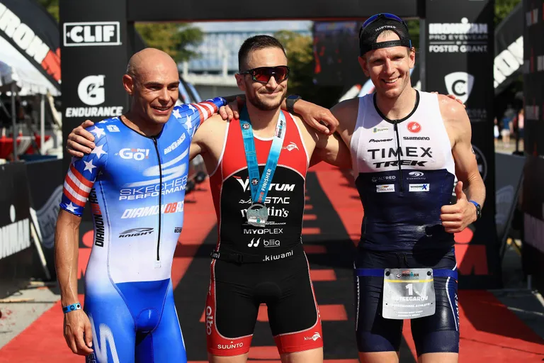 Teine koht Matt Russell, võitja Cody Beals ja kolmandana lõpetanud Kirill Kotšegarov